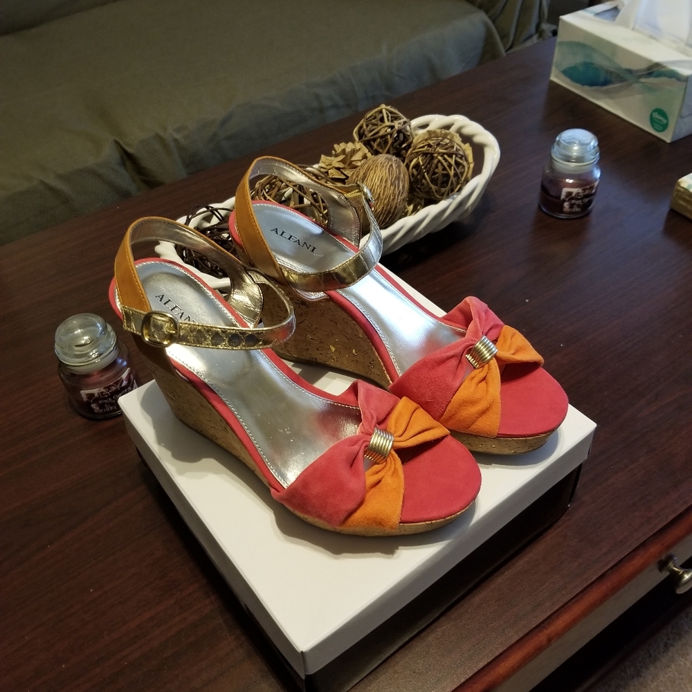 NIB Alfani Heels Size 9.5.